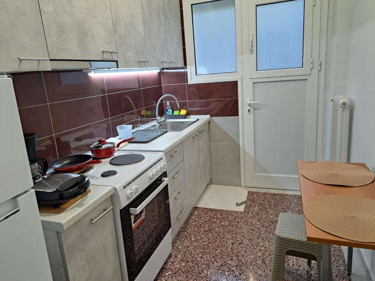 Apartment Center,pedion Areos,kipseli,quiet,cozy *